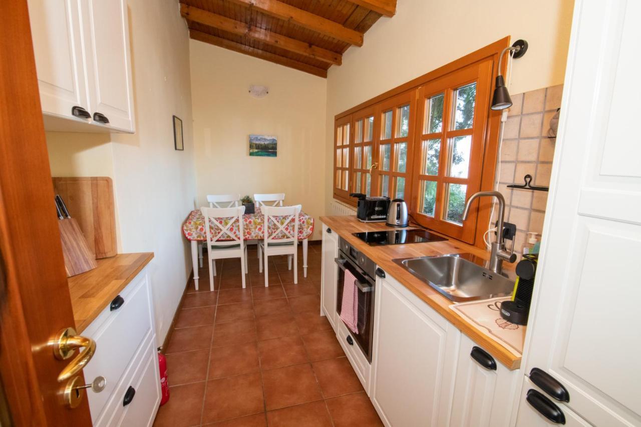 Villa Rina Deluxe And Cottage Porto Ceresio Exteriör bild